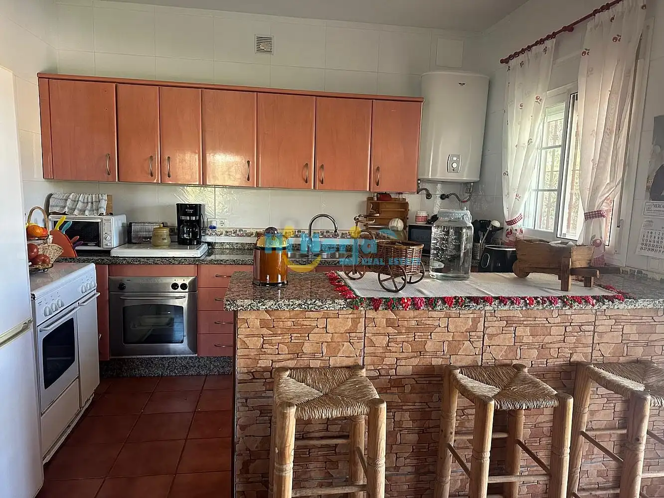 Cuina de Casa o xalet de lloguer en Arenas amb Aire condicionat, Calefacció i Terrassa