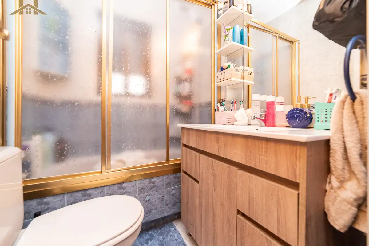 Bathroom of Flat for sale in Leganés