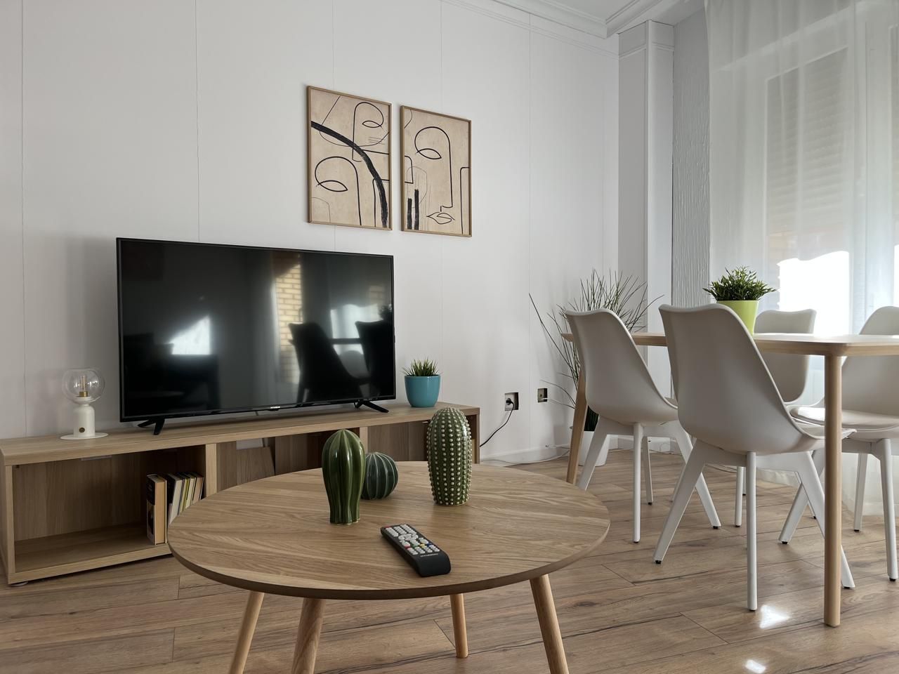 Sala d'estar de Pis de lloguer en Cuenca Capital amb Aire condicionat i Terrassa