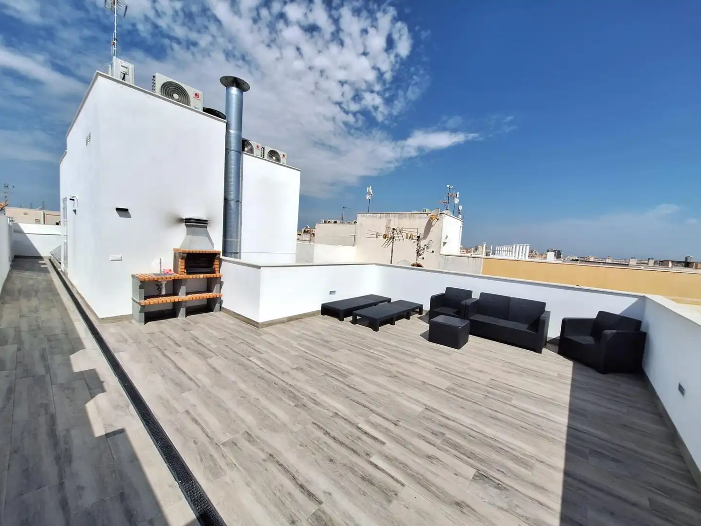 Terraza de Apartamento de alquiler en Torrevieja con Aire acondicionado, Calefacción y Amueblado