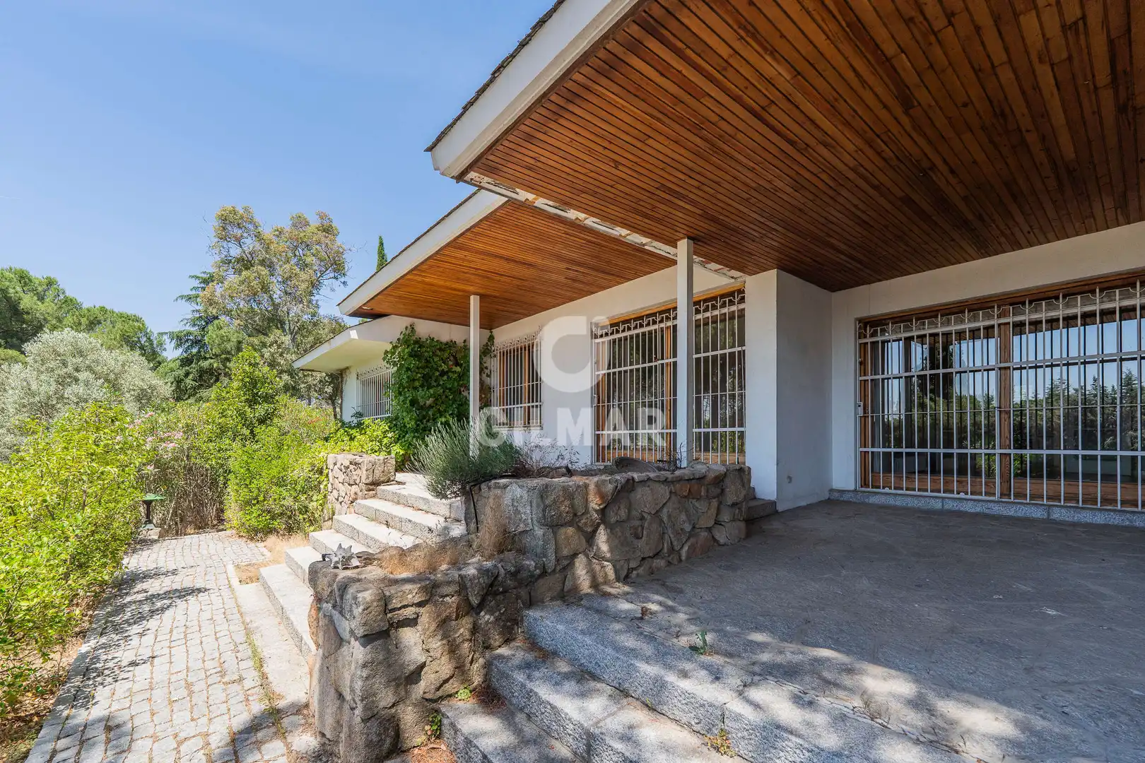 Vista exterior de Casa o chalet en venta en Pozuelo de Alarcón con Calefacción, Jardín privado y Piscina