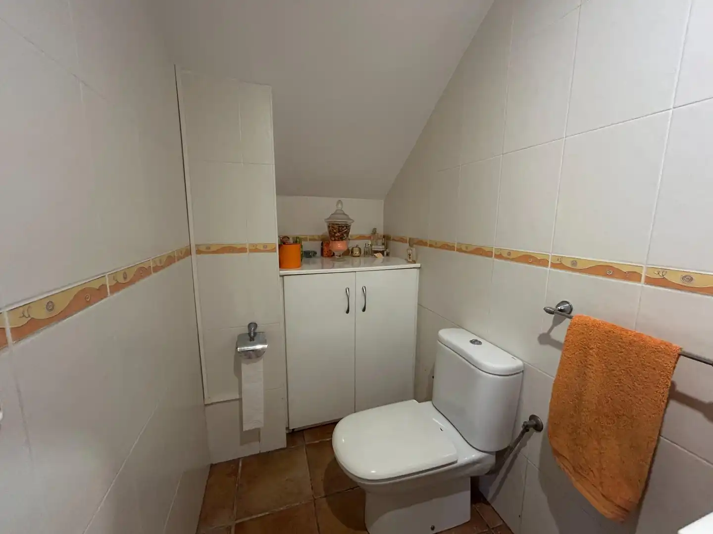 Badezimmer von Einfamilien-Reihenhaus zum Verkauf in Cullera mit Klimaanlage, Privatgarten und Terrasse