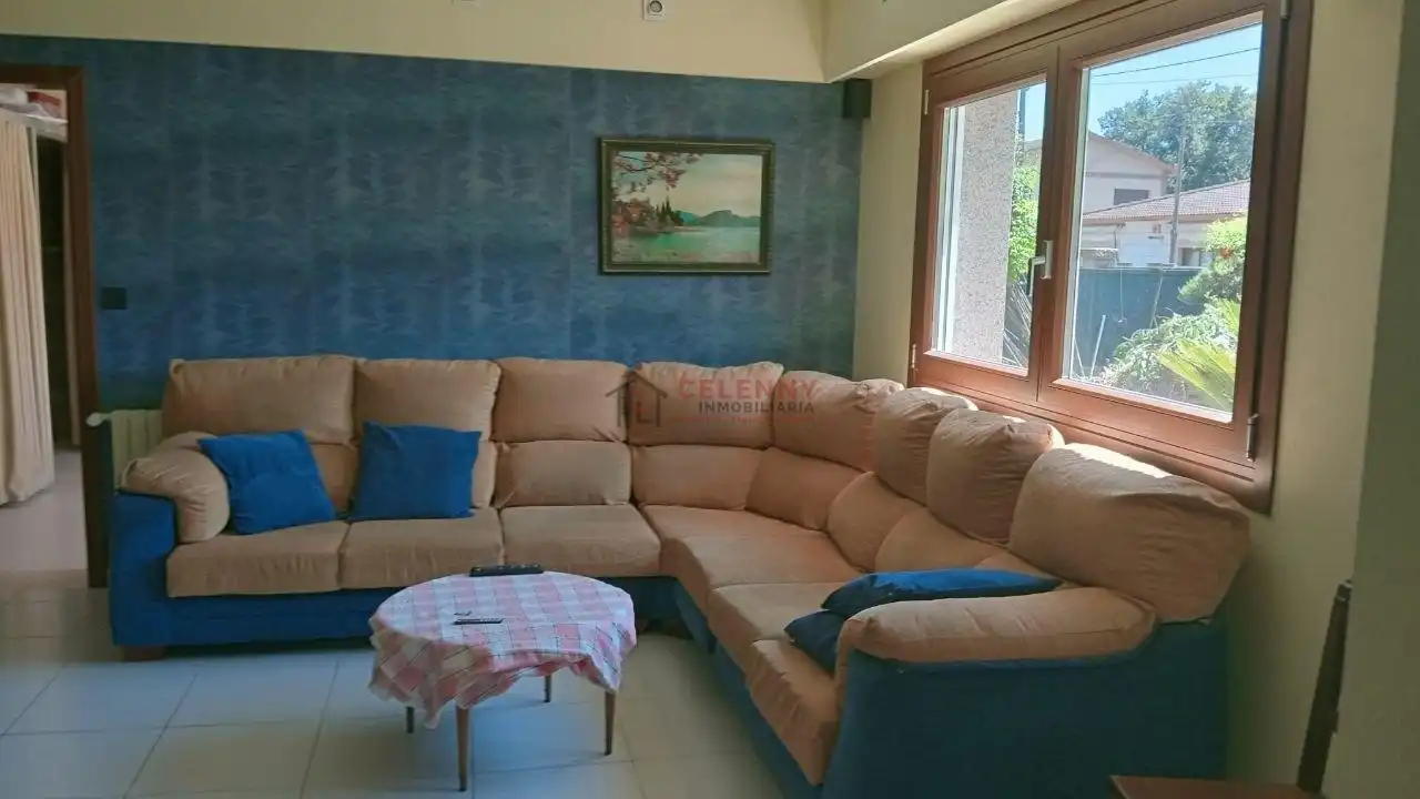 Sala de estar de Casa o chalet en venta en San Cibrao das Viñas con Calefacción, Jardín privado y Terraza