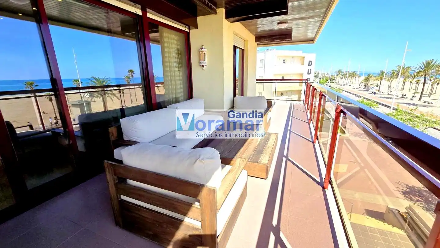 Terrassa de Apartament de lloguer en Gandia amb Aire condicionat, Terrassa i Moblat
