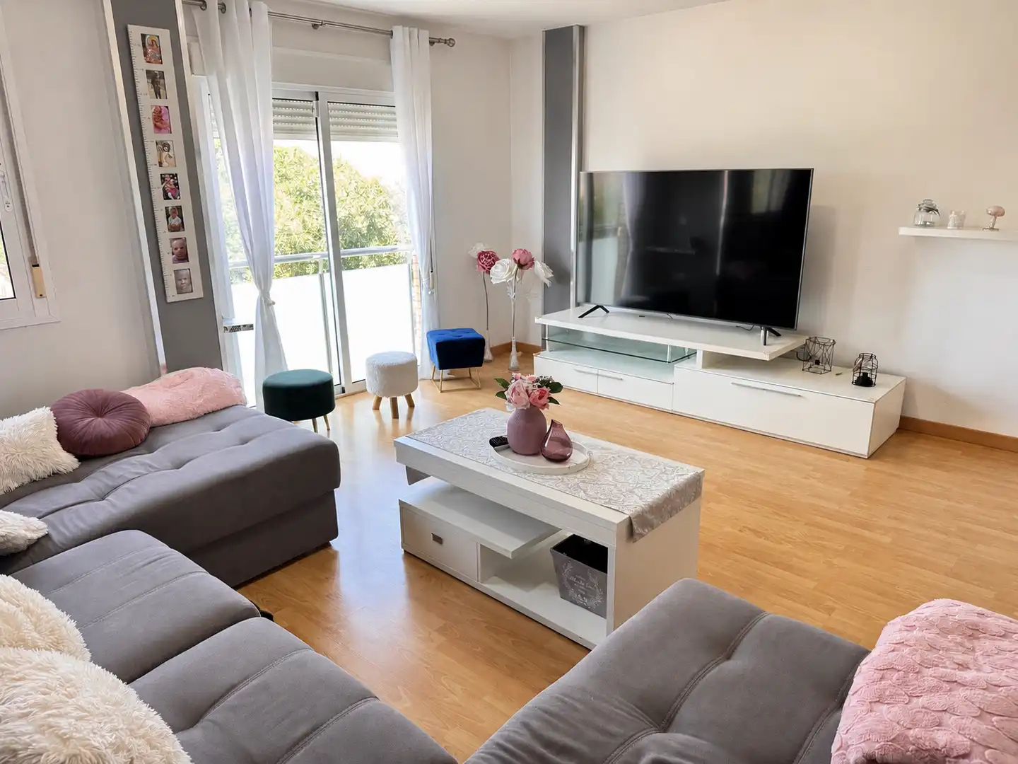 Sala d'estar de Casa adosada en venda en Roquetas de Mar amb Aire condicionat, Terrassa i Traster