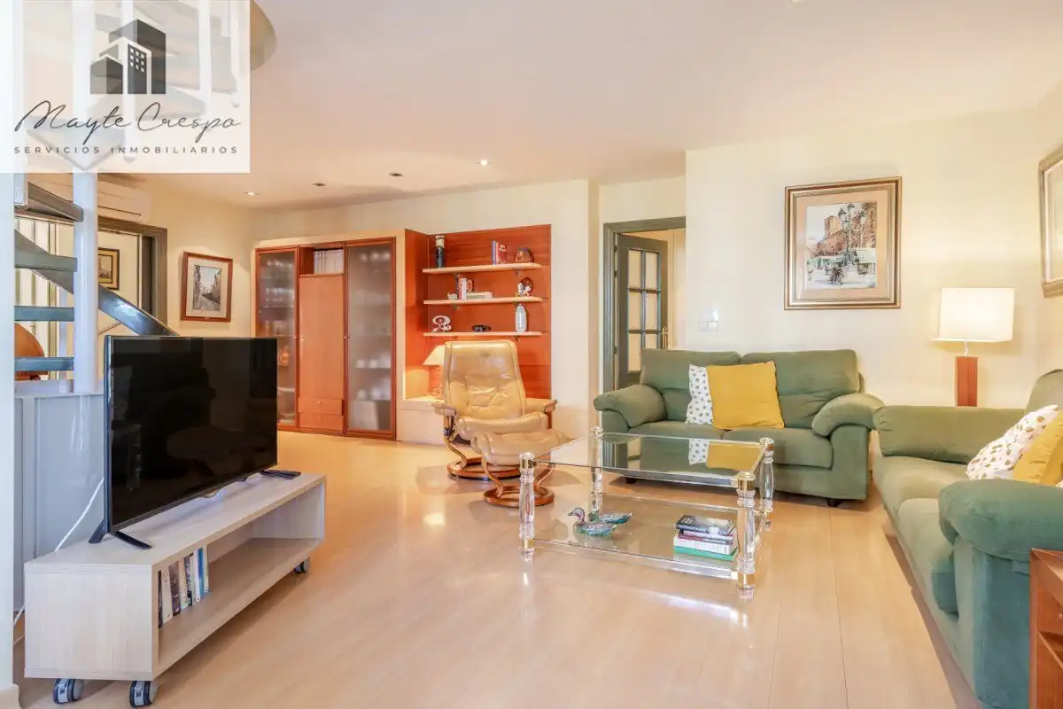 Sala de estar de Casa o chalet en venta en La Zubia con Aire acondicionado, Calefacción y Jardín privado