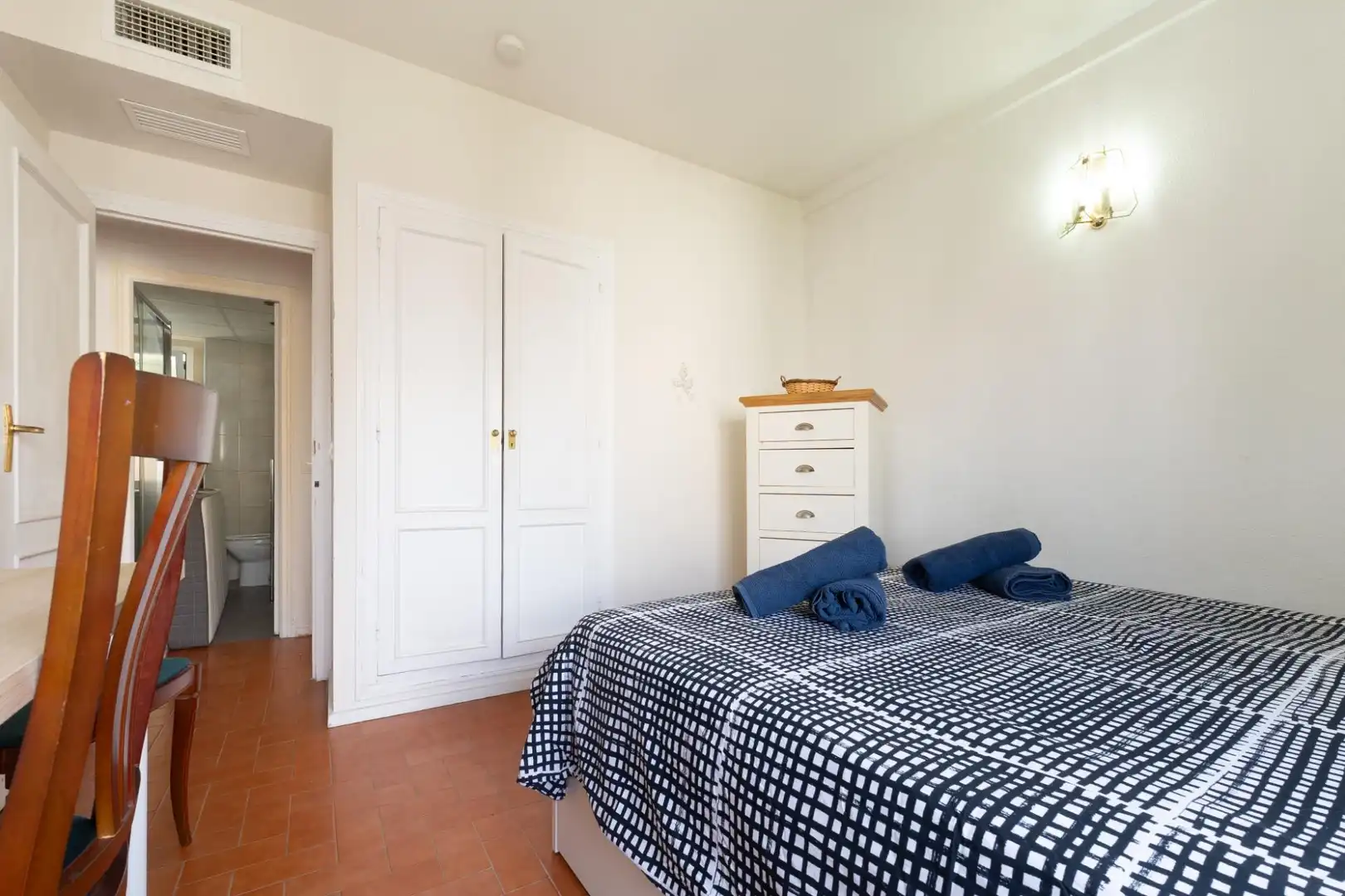 Schlafzimmer von Wohnung zum Verkauf in Fuengirola mit Klimaanlage, Heizung und Gemeinschaftspool