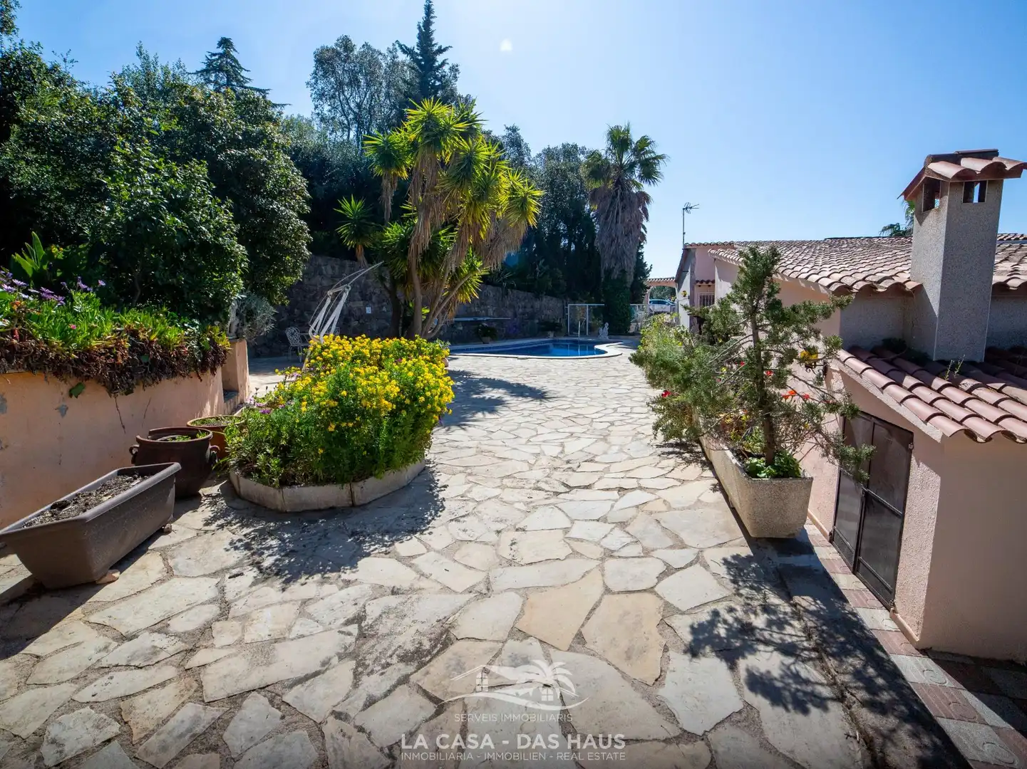 Vista exterior de Casa o xalet en venda en Lloret de Mar amb Jardí privat, Terrassa i Balcó