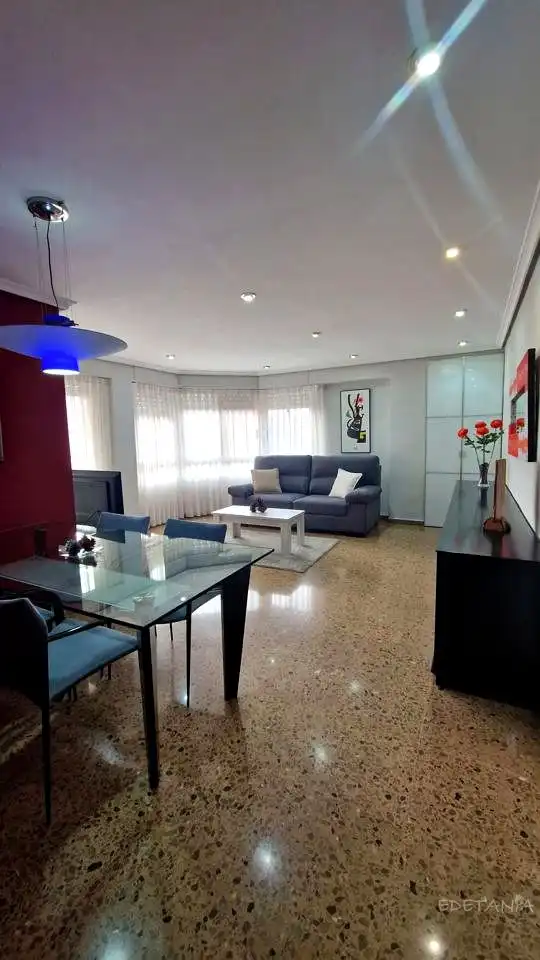 Sala d'estar de Pis de lloguer en Moncada amb Aire condicionat i Moblat