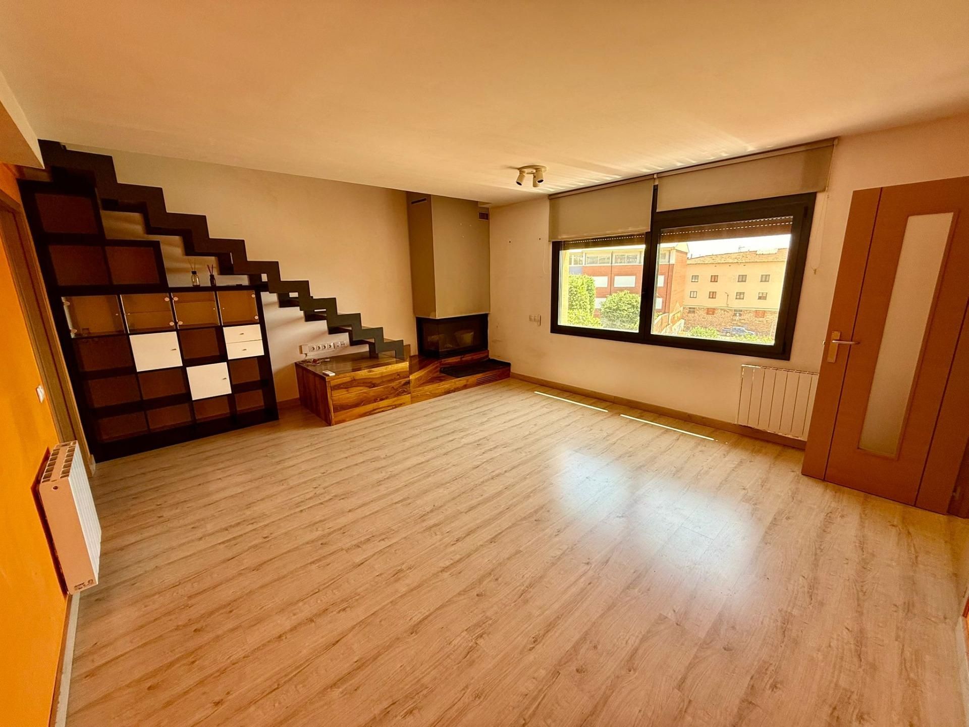 Living room of Duplex to rent in Calaf  with Air Conditioner, Heating and Terrace
