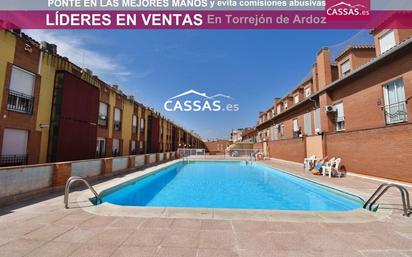 Exterior view of Flat for sale in Torrejón de Ardoz  with Air Conditioner and Terrace