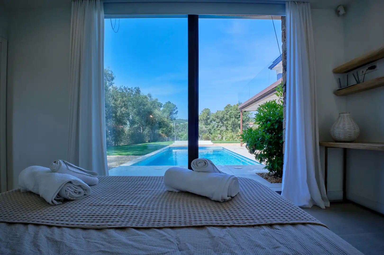 Swimming pool of Houses for rent in Mont-ras  with Air Conditioner, Heating and Private garden