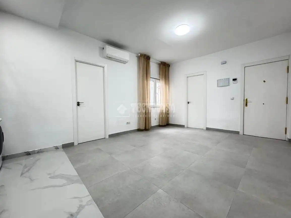 Flat for sale in Madrid  with Air Conditioner and Heating