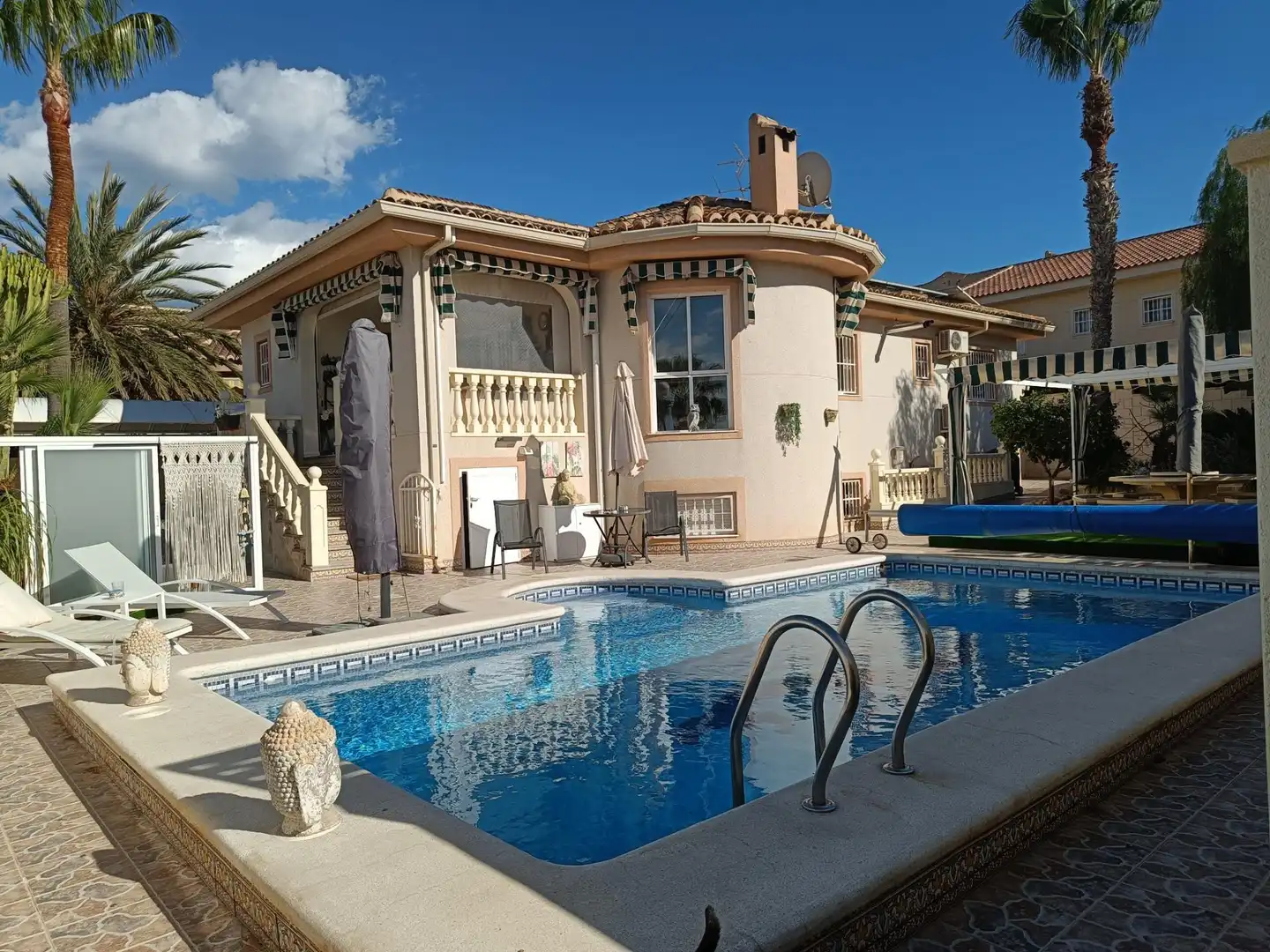 Vista exterior de Casa o xalet en venda en Benijófar amb Aire condicionat, Calefacció i Jardí privat