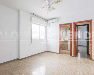 Bedroom of Flat for sale in  Sevilla Capital  with Terrace