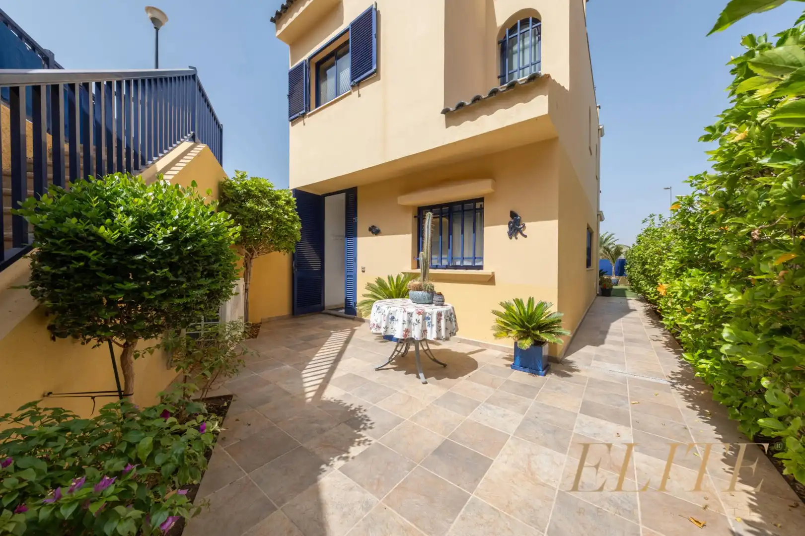 Vista exterior de Casa o chalet en venta en San Bartolomé de Tirajana con Aire acondicionado, Jardín privado y Terraza