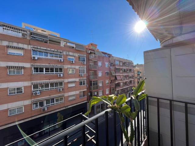 Piso en Venta en Altozano - Conde Lumiares