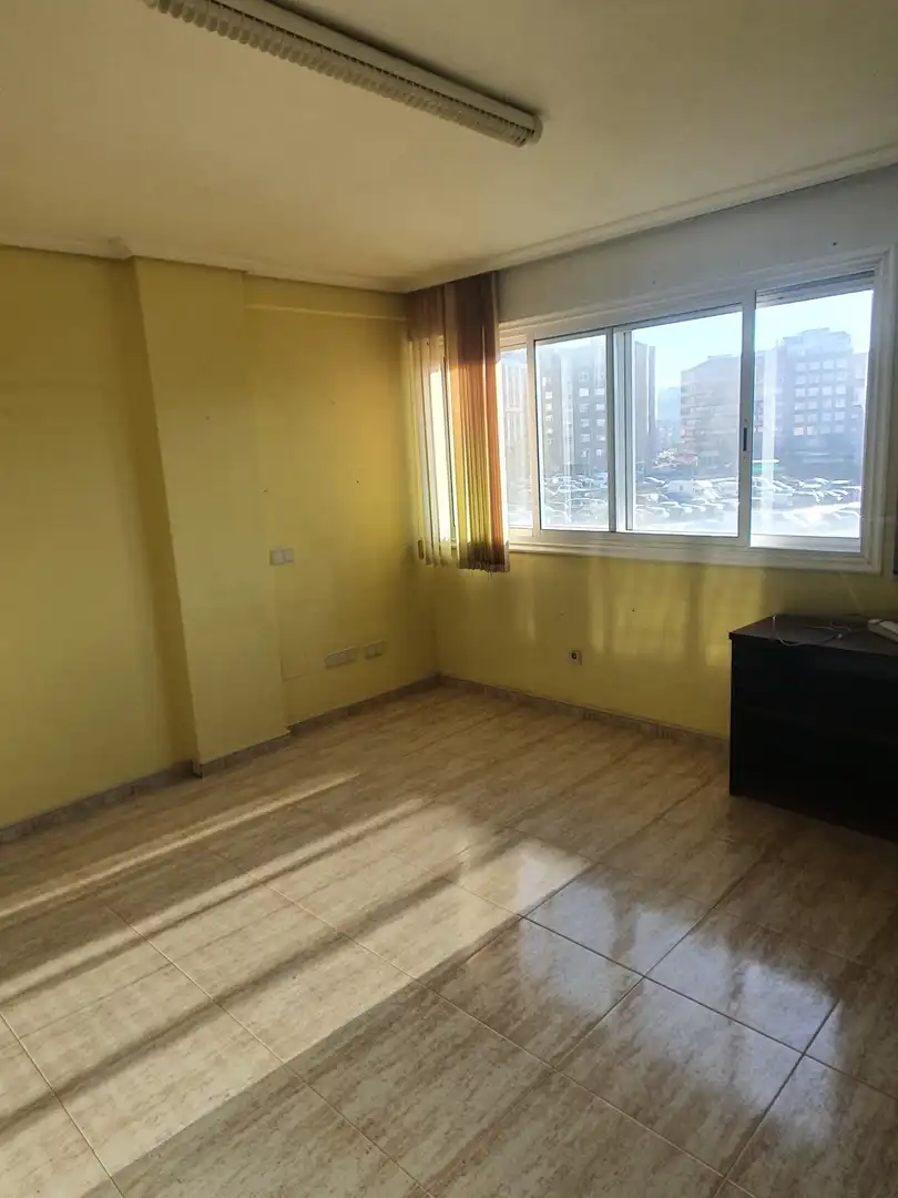 Dormitori de Oficina de lloguer en Centro Urbano