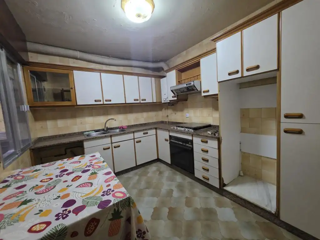 Kitchen of Flat for sale in Vilanova de Arousa  with Parquet flooring, Furnished and Balcony