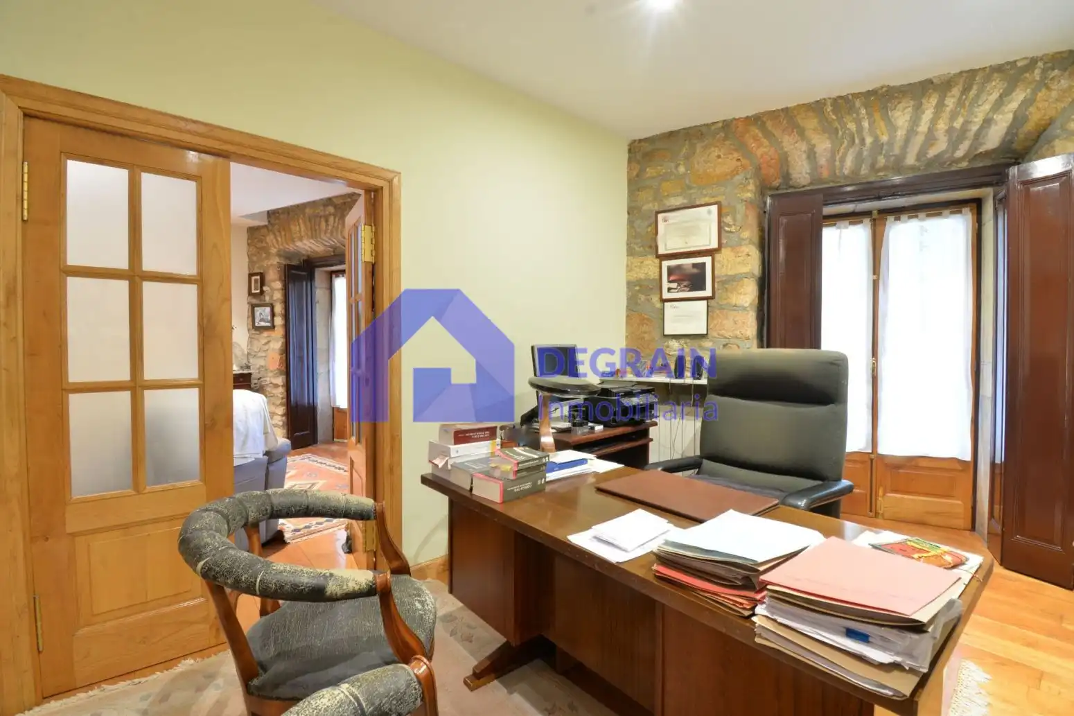 Piso en venta en Oviedo  con Parquet, Terraza y Trastero