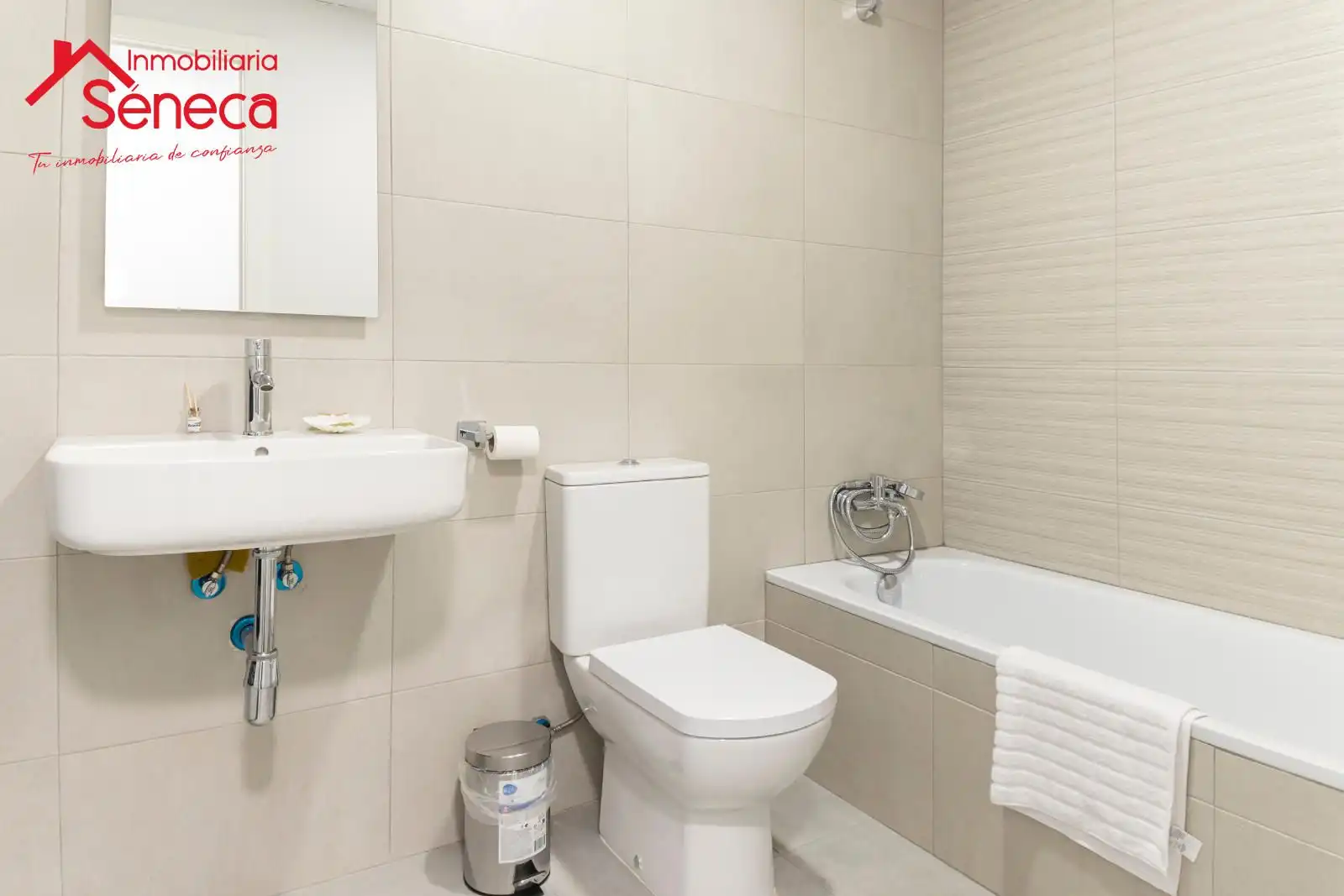 Badezimmer von Wohnung zum Verkauf in Córdoba mit Klimaanlage, Heizung und Abstellraum