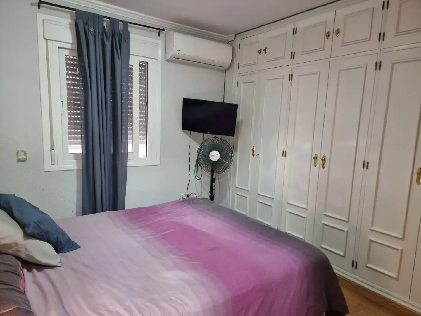 Bedroom of Flat for sale in San Juan de Aznalfarache  with Air Conditioner, Terrace and Balcony