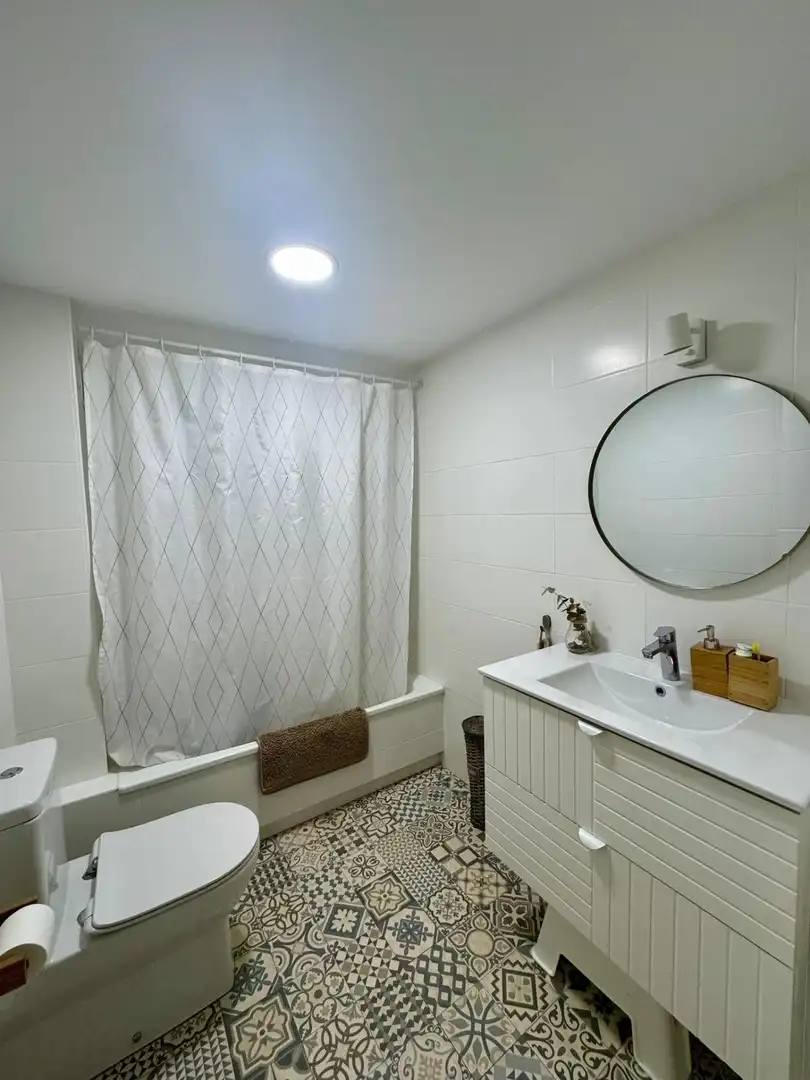 Bathroom of Apartments for sale in Valencia  with Air Conditioner and Heating
