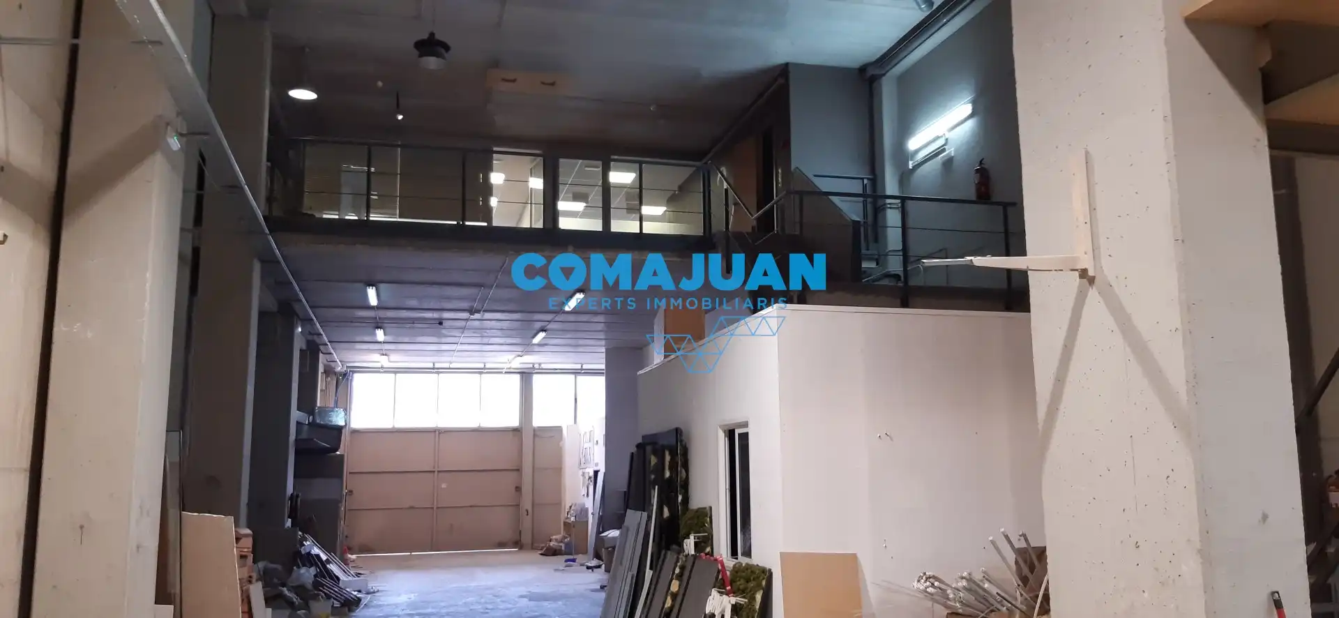 Nave industrial de alquiler en Badalona