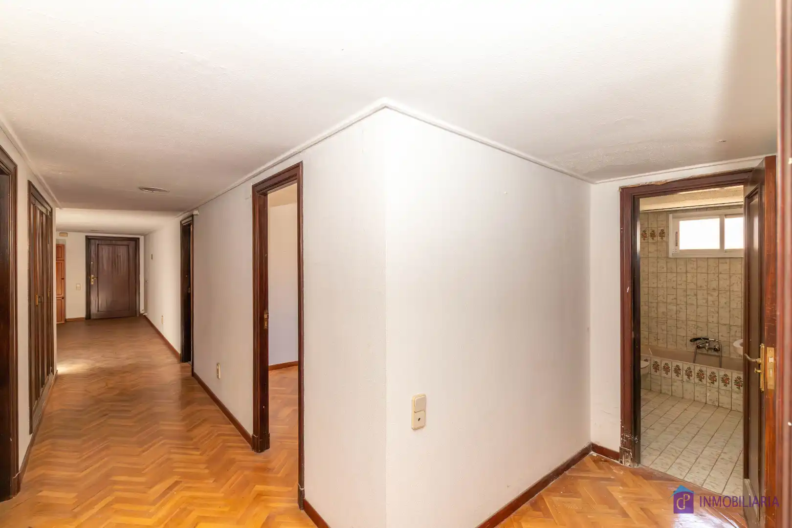 Flat for sale in Zaragoza  with Air Conditioner and Heating