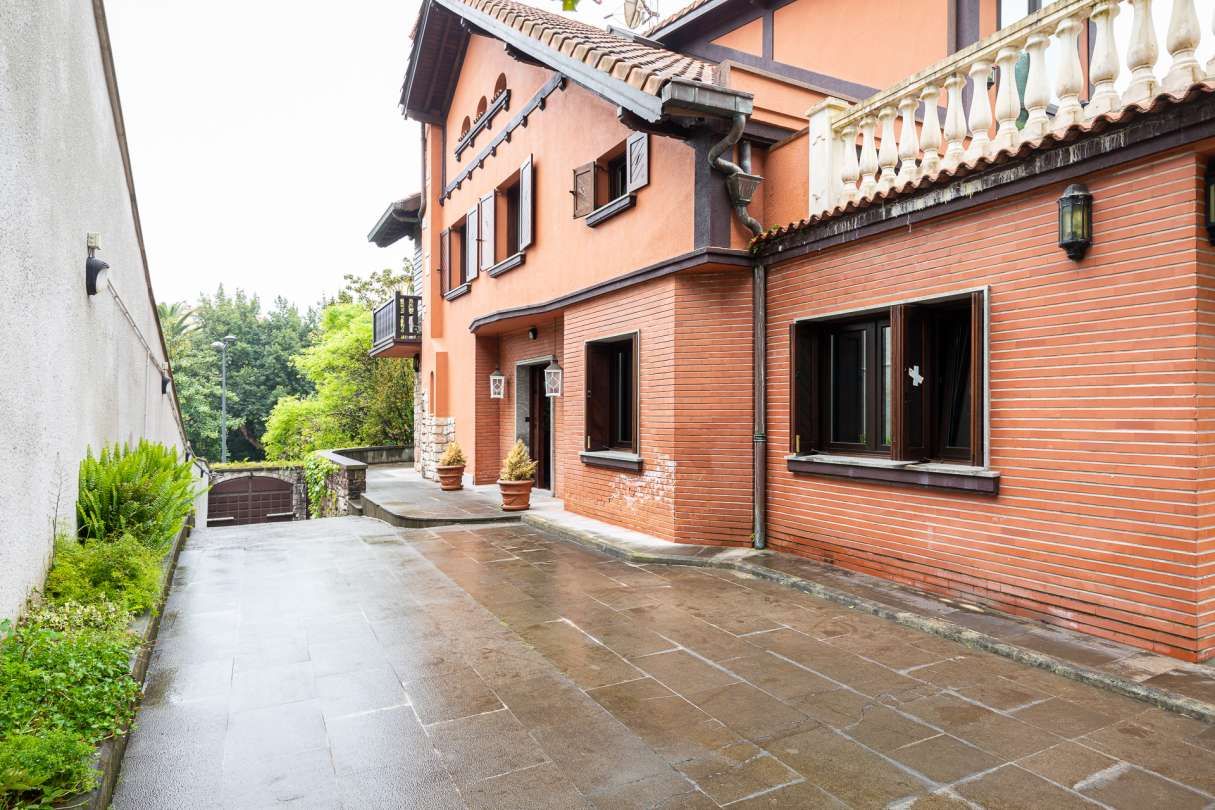 Vista exterior de Casa o chalet de alquiler en Donostia - San Sebastián  con Calefacción, Jardín privado y Terraza
