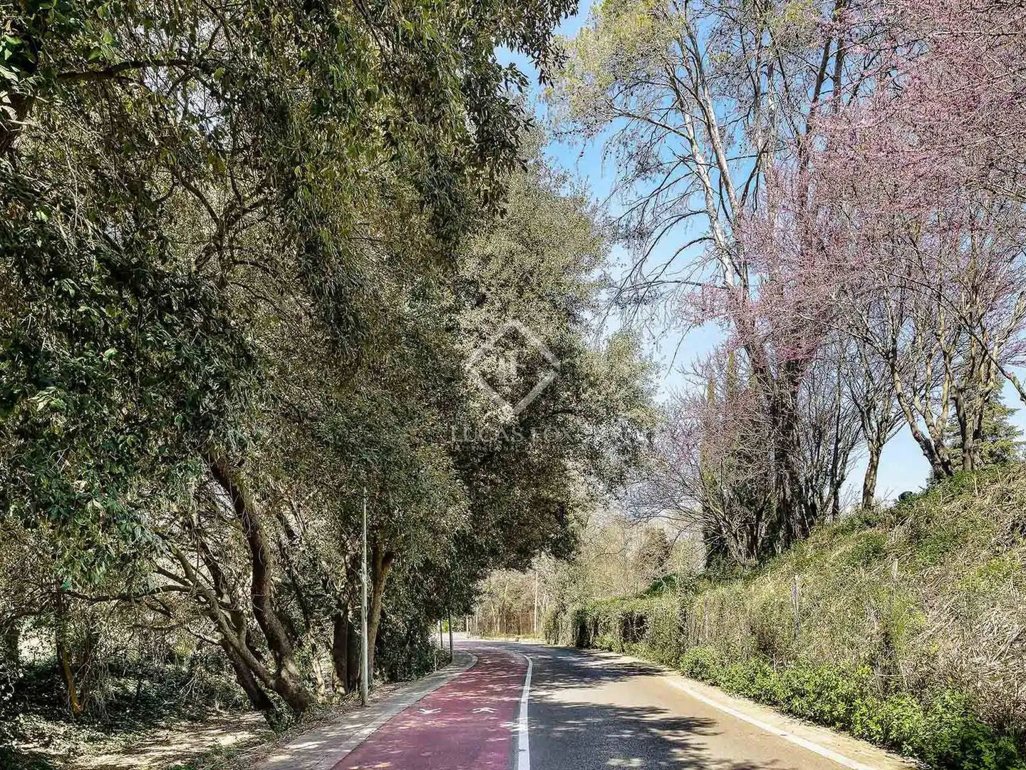 Vista exterior de Casa o xalet en venda en Sant Cugat del Vallès amb Aire condicionat, Calefacció i Jardí privat