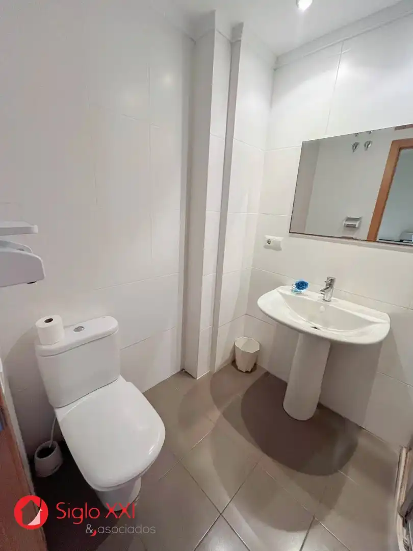 Badezimmer von Einfamilien-Reihenhaus zum Verkauf in Almazora / Almassora mit Klimaanlage, Heizung und Terrasse