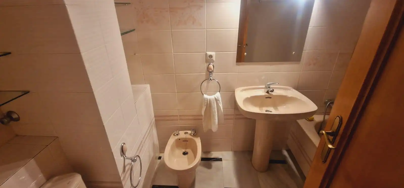 Bany de Casa o xalet en venda en Córdoba amb Aire condicionat, Calefacció i Jardí privat