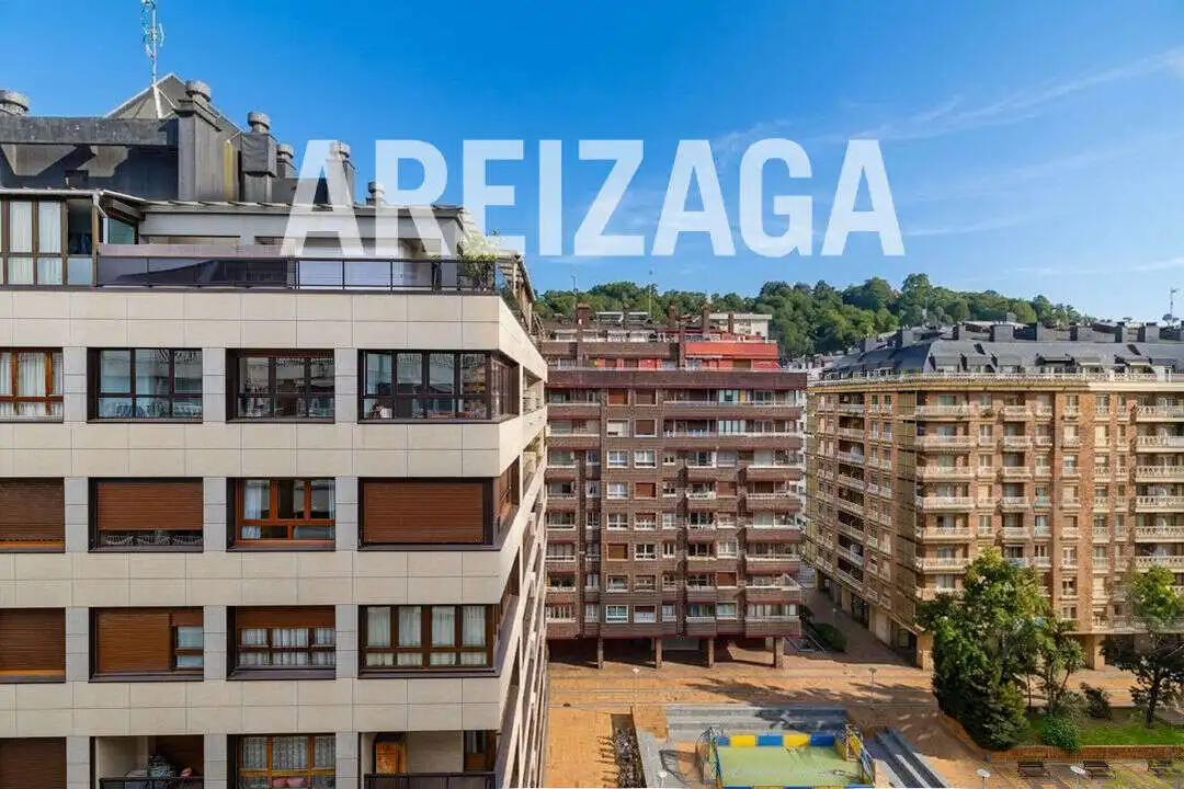 Piso en venta en Karlos I.a Hiribidea carlos, 30, Amara