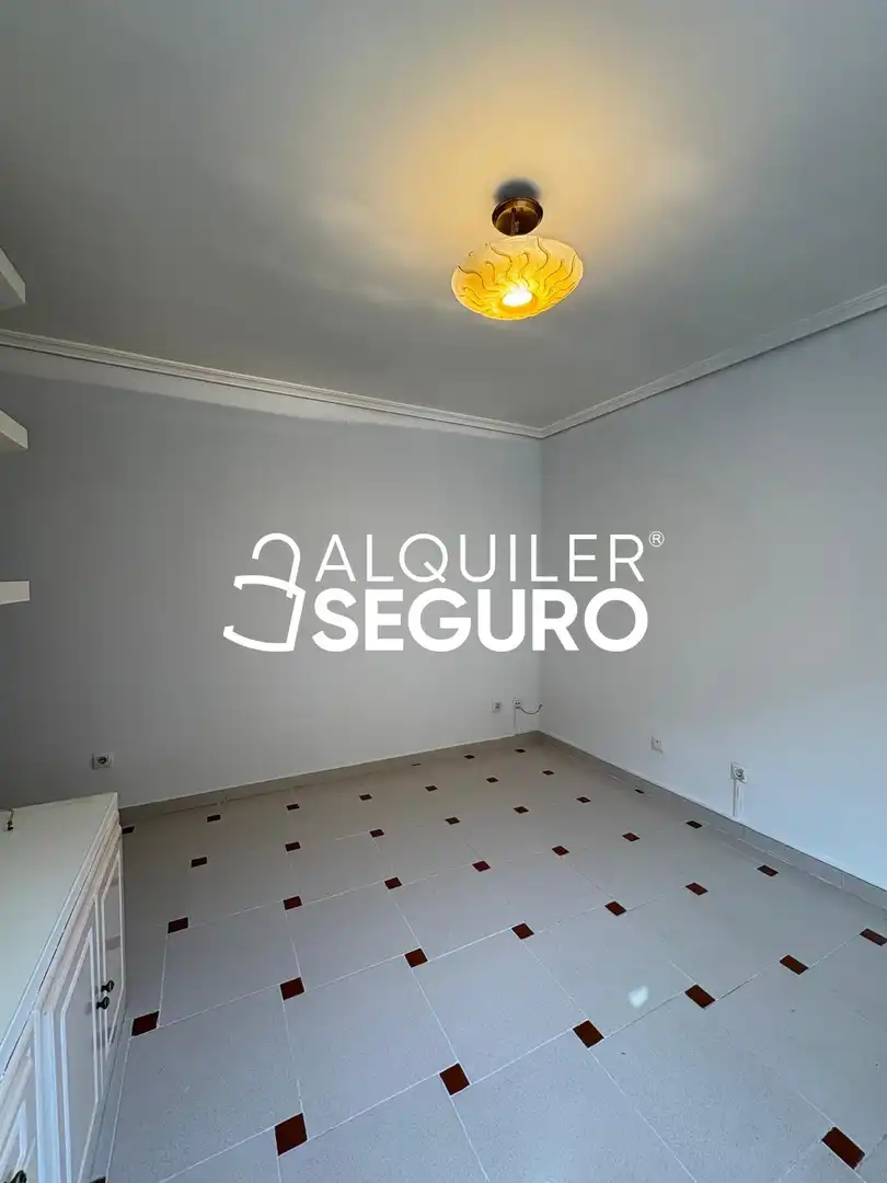 Habitación de Piso de alquiler en Puente de Vallecas