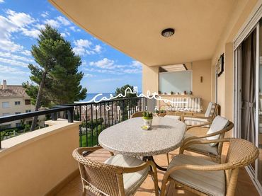 Attique avec balcon à vendre à Mascarat
