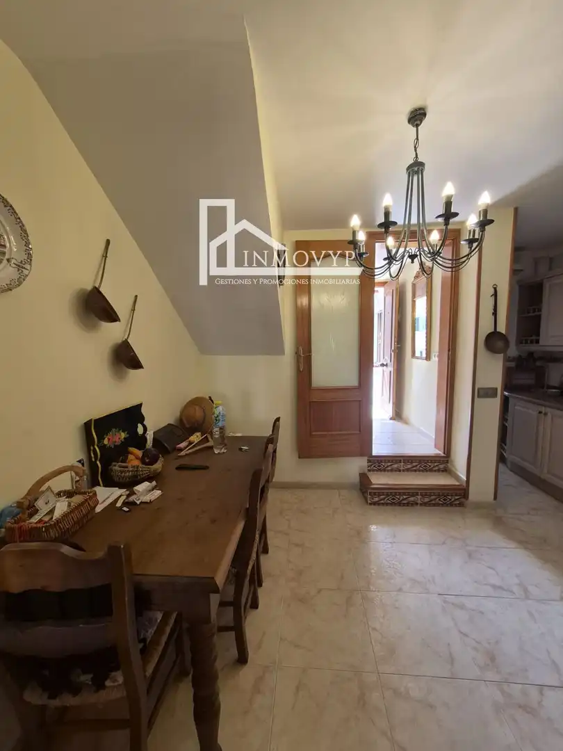 Einfamilien-Reihenhaus zum Verkauf in Calvià mit Klimaanlage, Terrasse und Schwimmbad