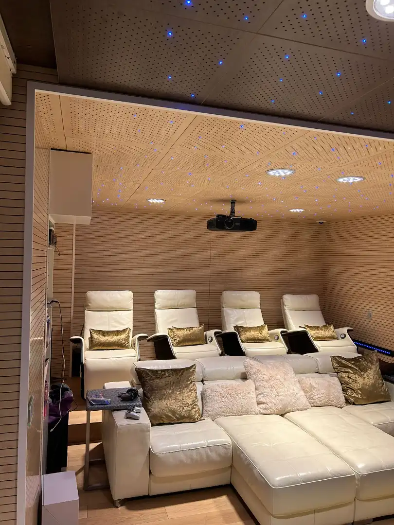 Sala d'estar de Casa o xalet en venda en Marbella amb Aire condicionat, Calefacció i Jardí privat