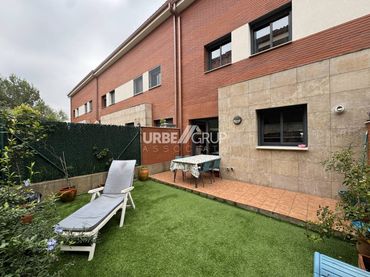 Casa amb piscina en venda a Calle Agulles