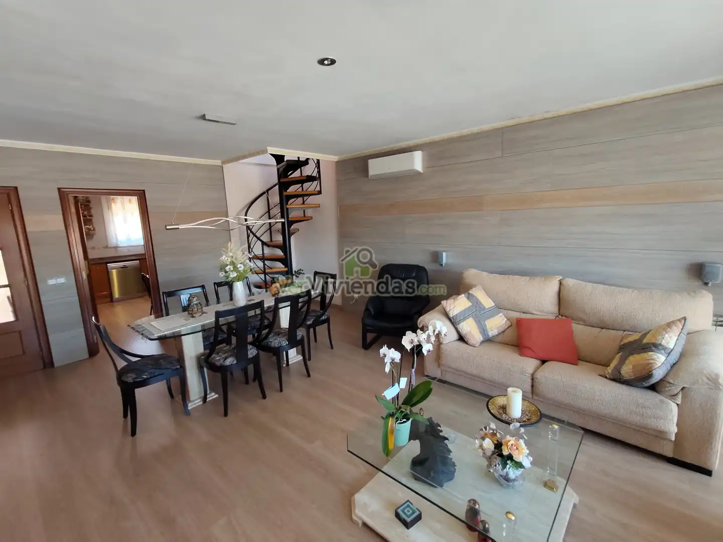 Sala d'estar de Casa o xalet en venda en Esparreguera amb Aire condicionat, Calefacció i Jardí privat