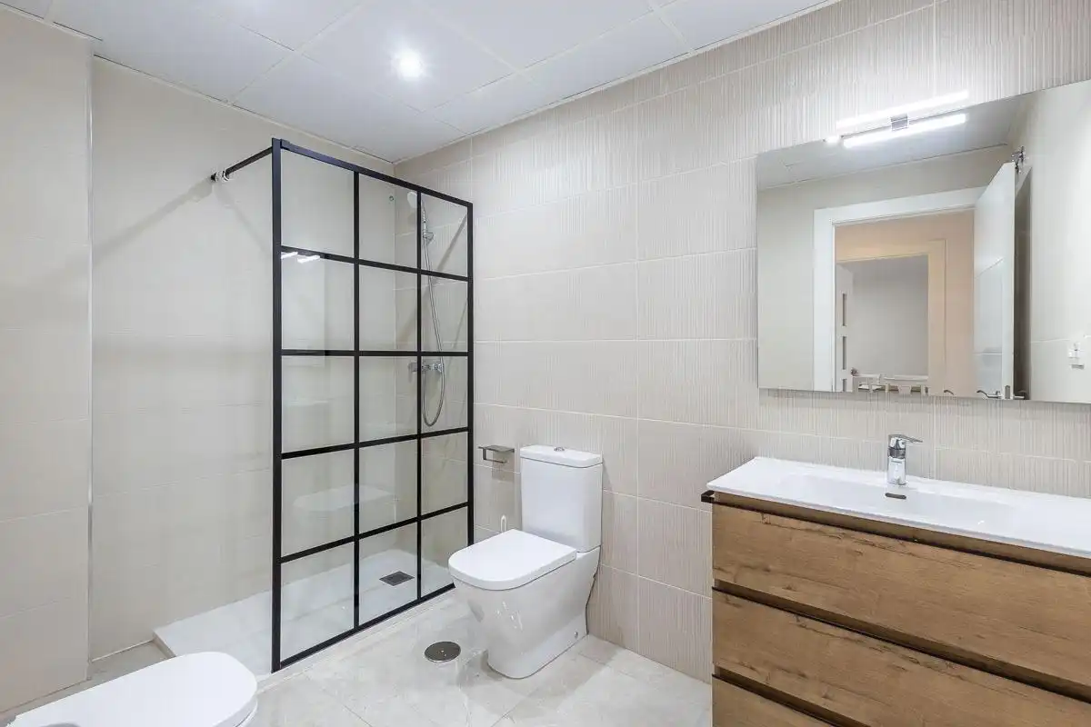 Bathroom of Flat for sale in Albolote  with Air Conditioner, Private garden and Terrace