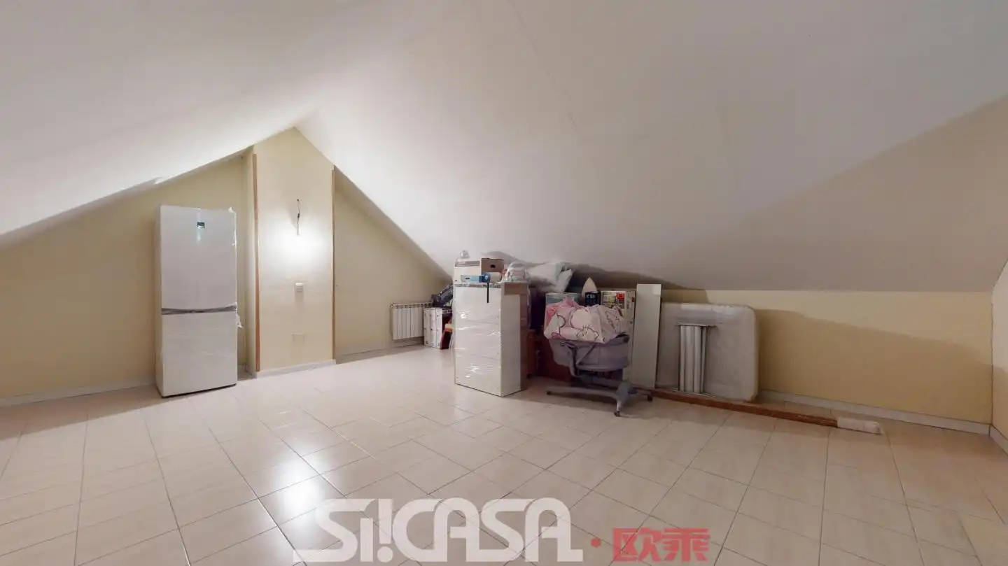 Casa adosada en venda en Pintores - Ferial