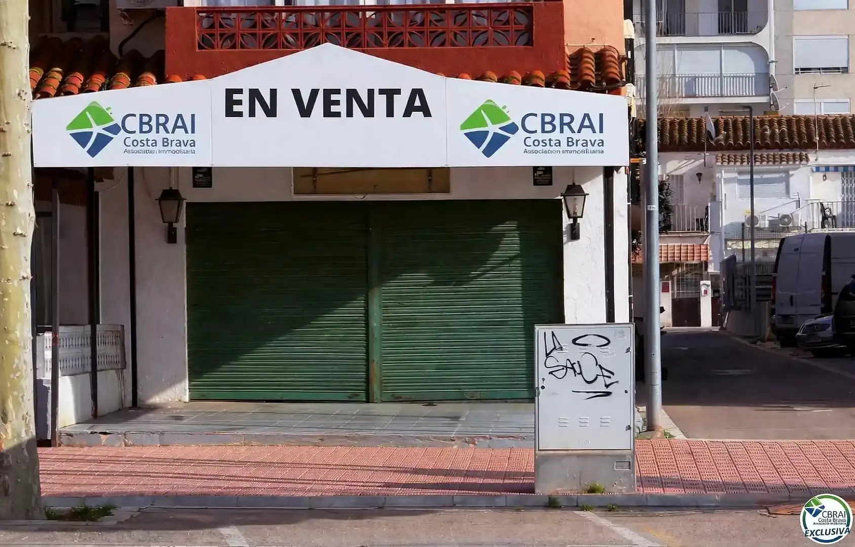Locale commerciale in vendita a MUGA