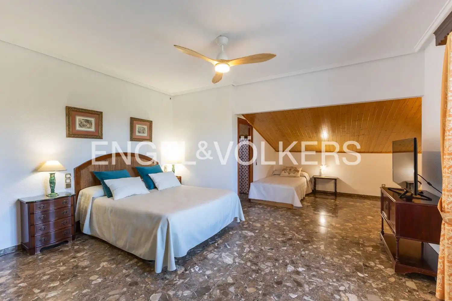 Habitación de Casa o chalet en venta en Pedralba con Calefacción, Jardín privado y Terraza