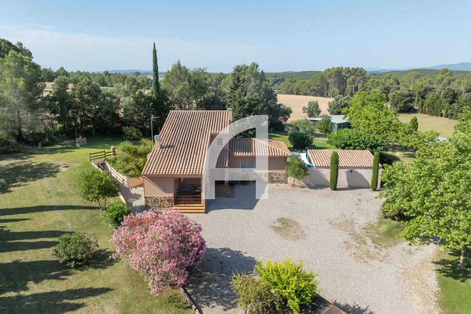 Garden of Houses for sale in Pontós  with Air Conditioner, Heating and Private garden