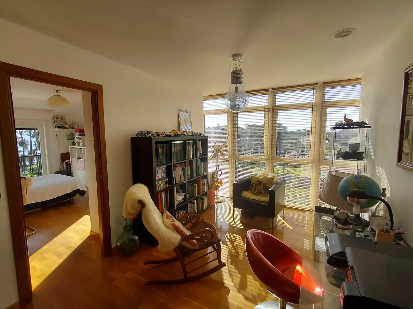Sala de estar de Casa o chalet en venta en Oleiros con Calefacción, Jardín privado y Parquet