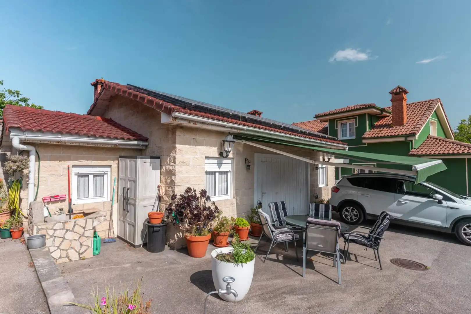 Vista exterior de Casa o xalet en venda en Muros de Nalón amb Calefacció, Jardí privat i Terrassa
