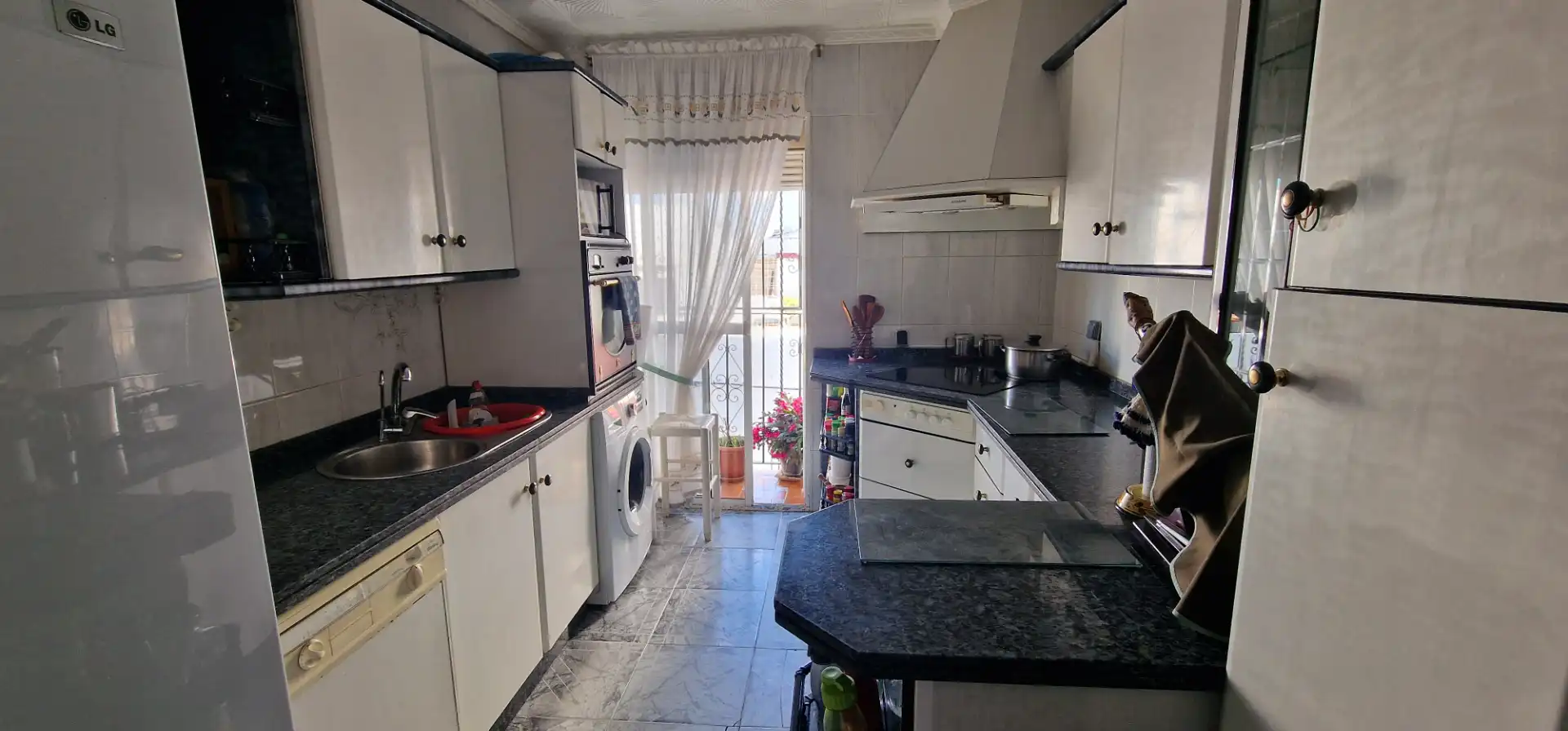 Cuina de Pis en venda en Isla Cristina amb Aire condicionat, Terrassa i Traster