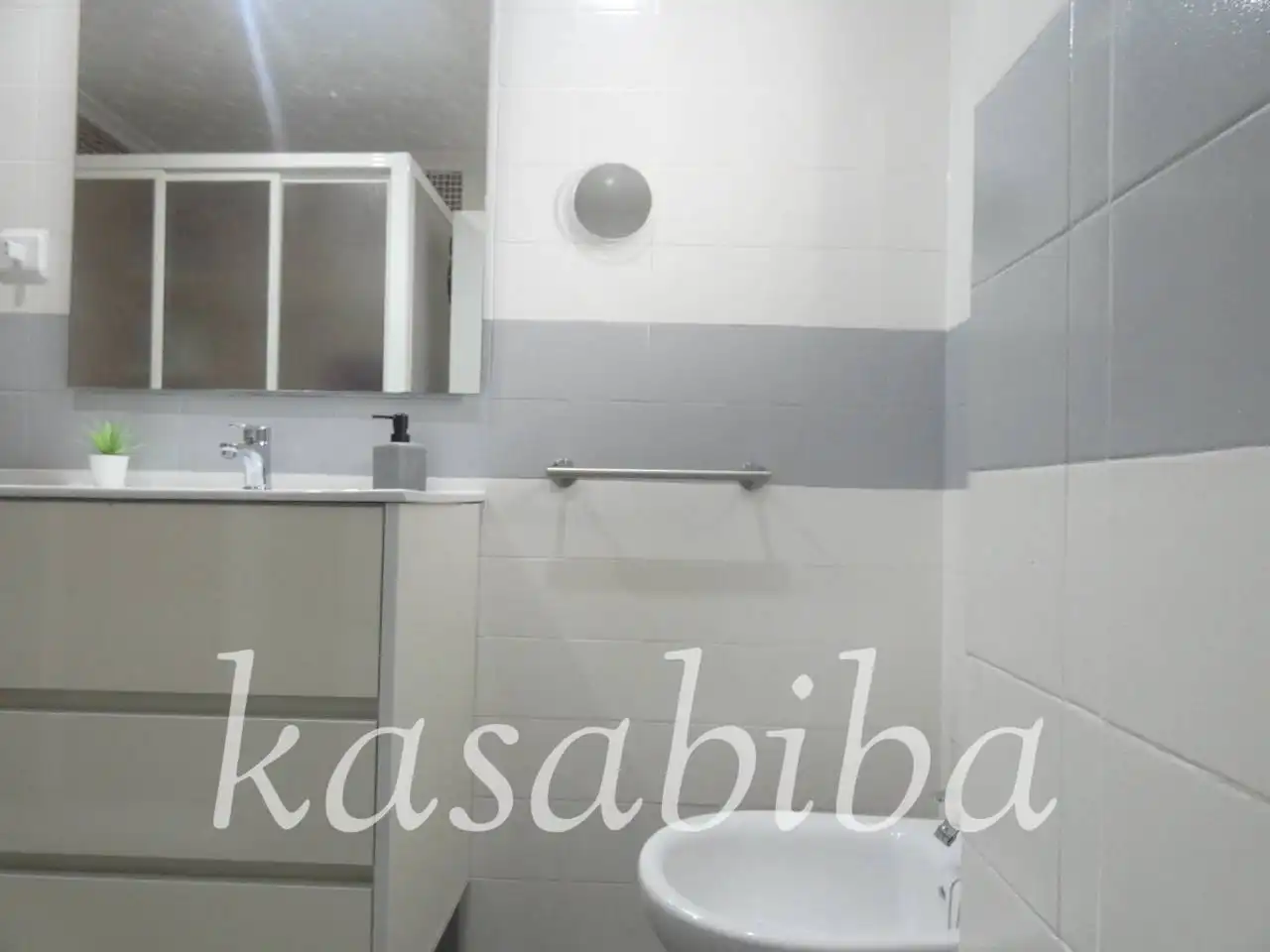 Baño de Piso en venta en Valencia con Aire acondicionado y Balcón