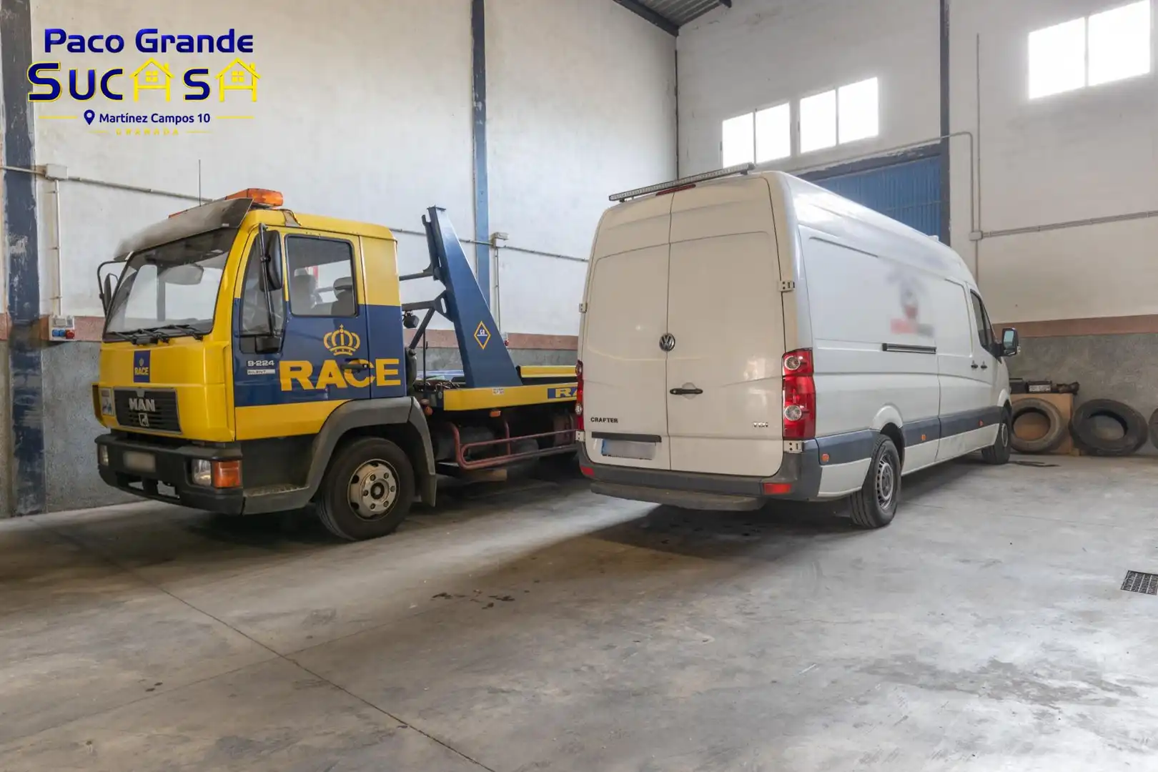 Aparcament de Nau industrial en venda en Loja